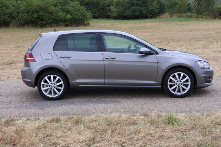 Volkswagen Golf 1,4 TSI 110kW Highline Navi