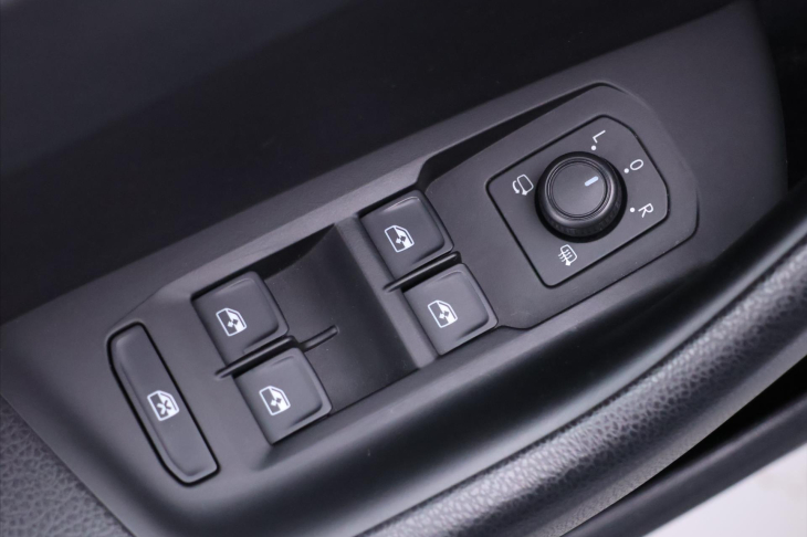 Volkswagen Arteon 2,0 TDI 140KW DSG LED Navi CZ