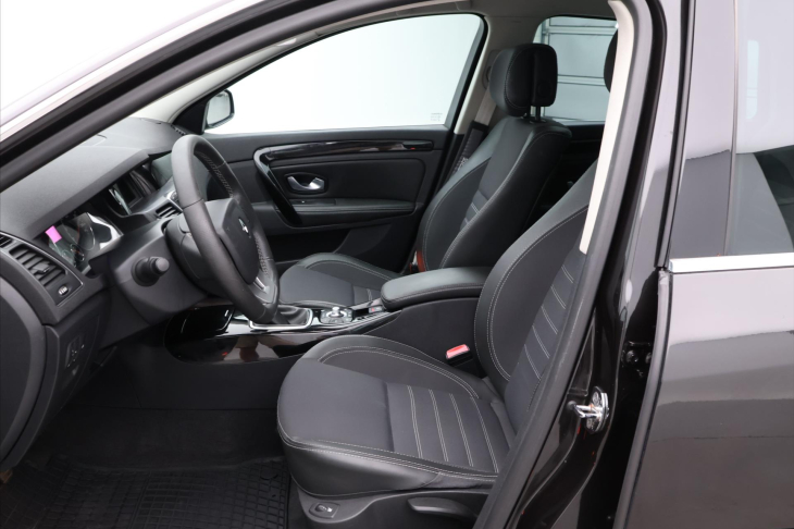 Renault Laguna 2,0 dCi 110 kw Black Edition