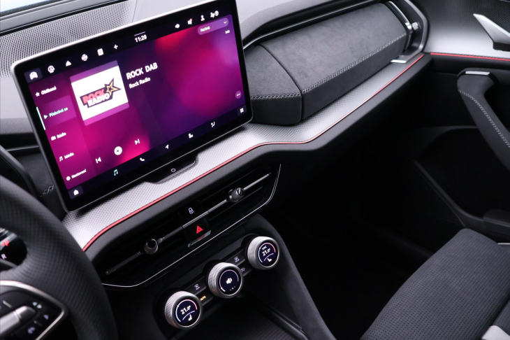 Škoda Kodiaq 2,0 TDI DSG 4x4 Sportline 7-Míst