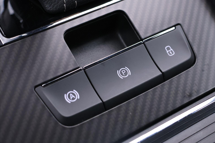 Škoda Superb 2,0 TDI DSG Sportline LED DPH