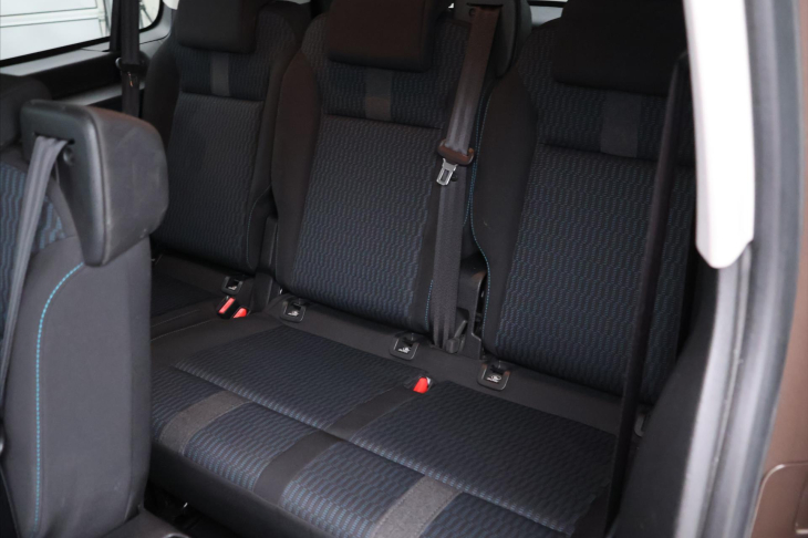 Peugeot Traveller 2,0 BlueHDi 110kW Aut.klima CZ