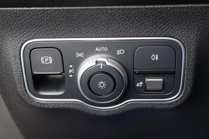 Mercedes-Benz GLB 2,0 200d 4MATIC AMG Premium+