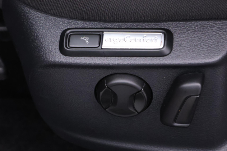 Volkswagen Passat 2,0 TDI DSG Business Panorama