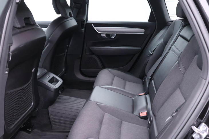 Volvo V90 2,0 D4 140kW Aut. AWD Momentum