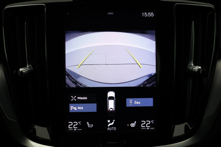 Volvo V60 2,0 D4 Aut. Momentum 1.Maj.