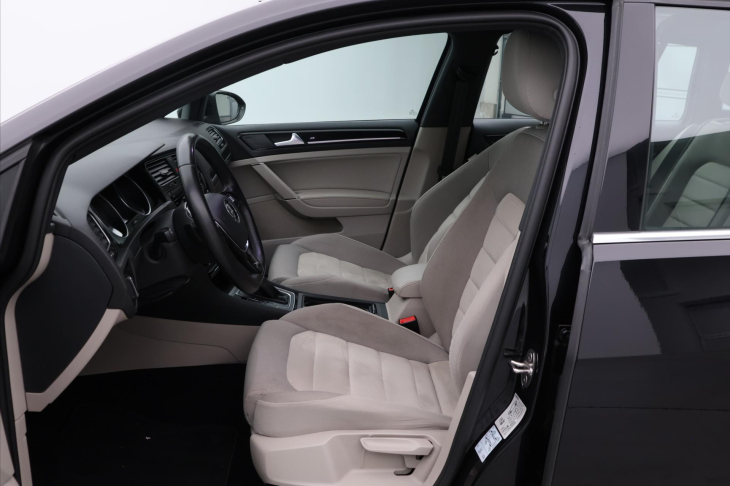 Volkswagen Golf 1,4 TSI 92kW DSG Highline