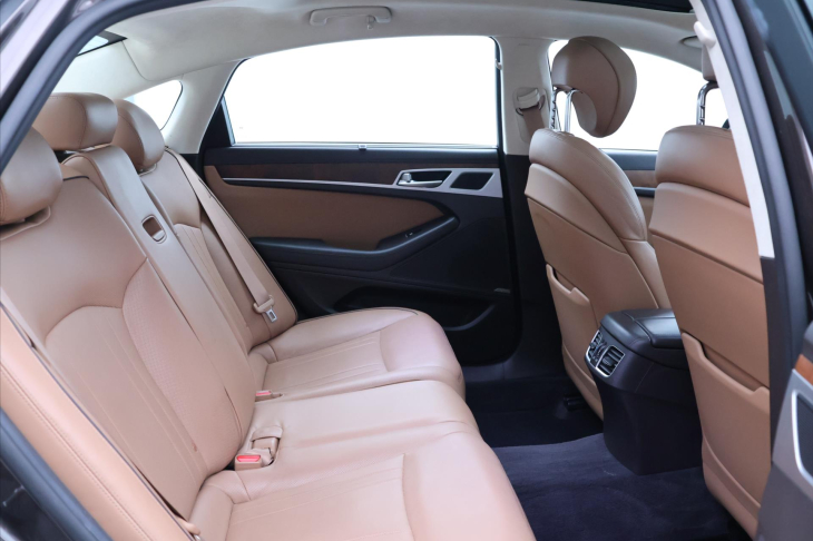 Hyundai Genesis 3,8 GDI 232kW CZ DPH