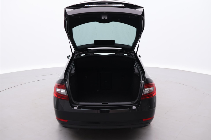 Škoda Octavia 2,0 TSI 140kW DSG Style CZ