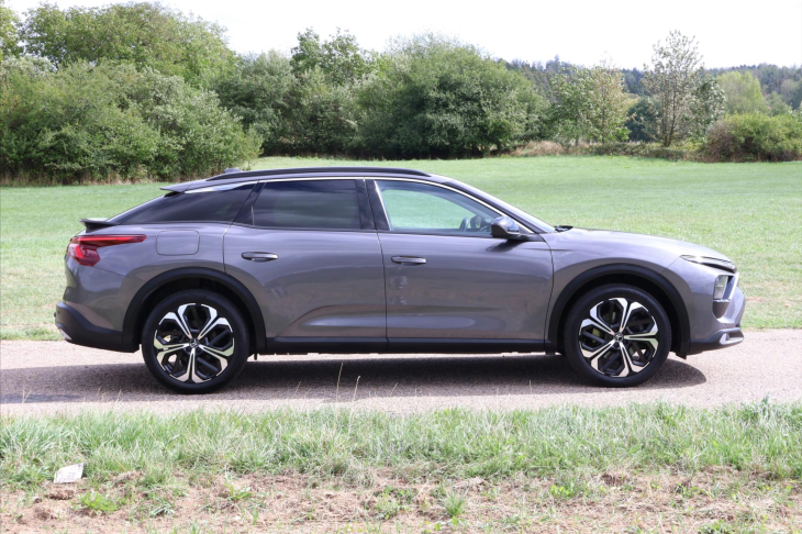 Citroën C5 X 1,6 PT 180k CZ Exclusive DPH