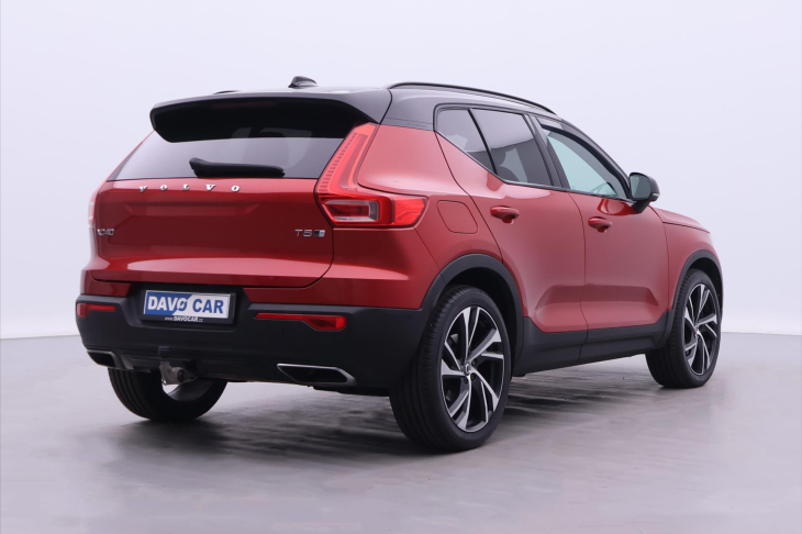 Volvo XC40 2,0 182KW R-DESIGN Kamera DPH