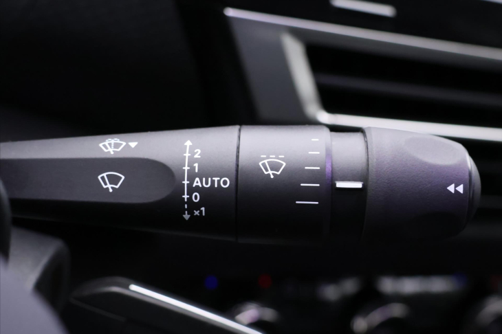 Citroën C4 1,2 PT 96kW CZ Feel Tažné