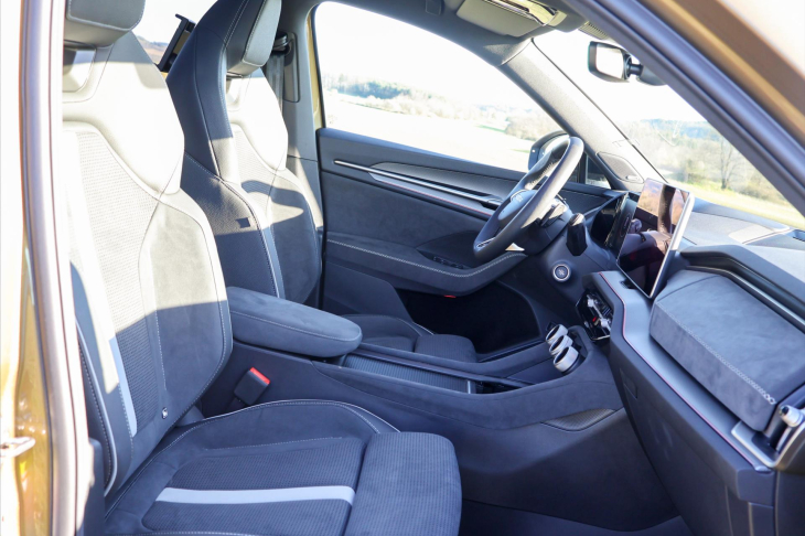 Škoda Kodiaq 2,0 TDI DSG 4x4 Sportline 7-Míst