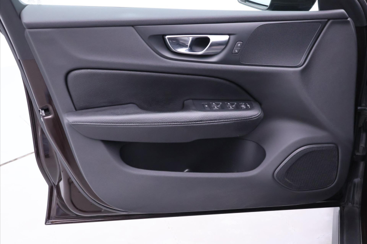 Volvo V60 2,0 D4 Drive-E Aut. AWD CZ DPH