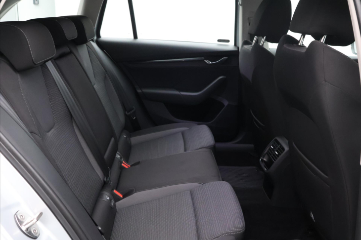 Škoda Octavia 2,0 TDI 85kW Ambition CZ DPH