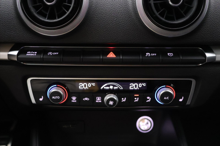 Audi A3 1,0 30TFSI S-line Virtual DPH