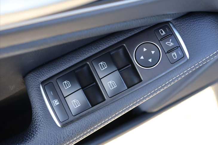 Mercedes-Benz GLA 2,1 220d 4Matic Aut. CZ LED