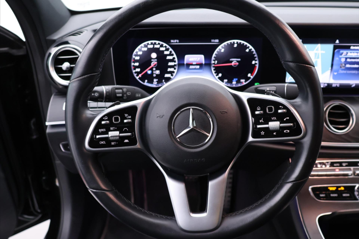 Mercedes-Benz Třídy E 2,0 220D  143kW 4MATIC  AUT