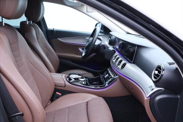 Mercedes-Benz Třídy E 2,0 220d 143kW Aut. CZ