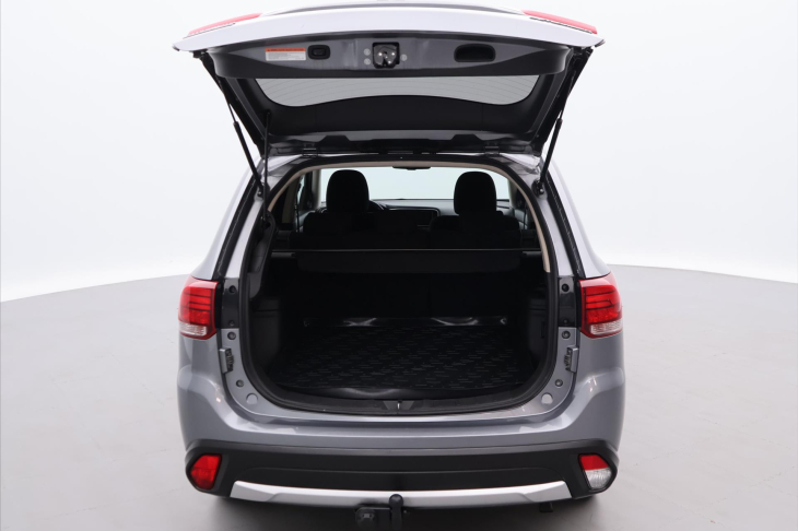 Mitsubishi Outlander 2,0 MIVEC 110kW Intense 4WD