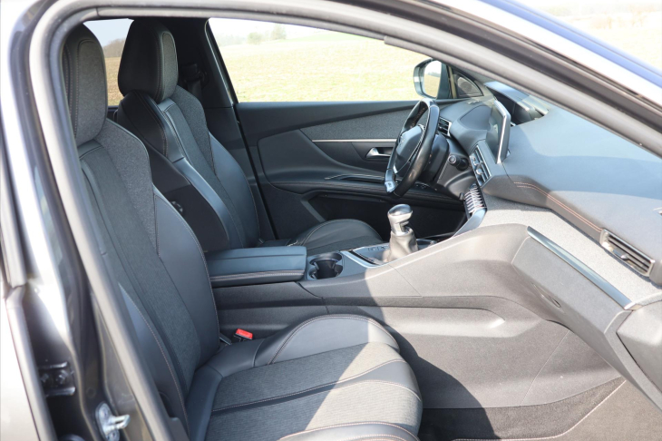 Peugeot 5008 1,2 PT 96kW GT-Line 7-Míst