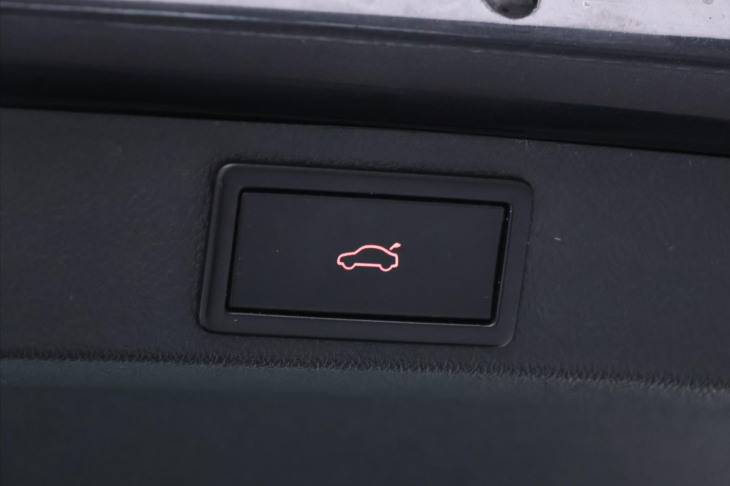 Škoda Octavia 1,4 TSI 103kW Serv.Kniha 1.Maj