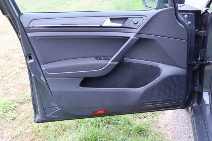 Volkswagen Golf 1,5 TSI 110kW DSG Highline DPH