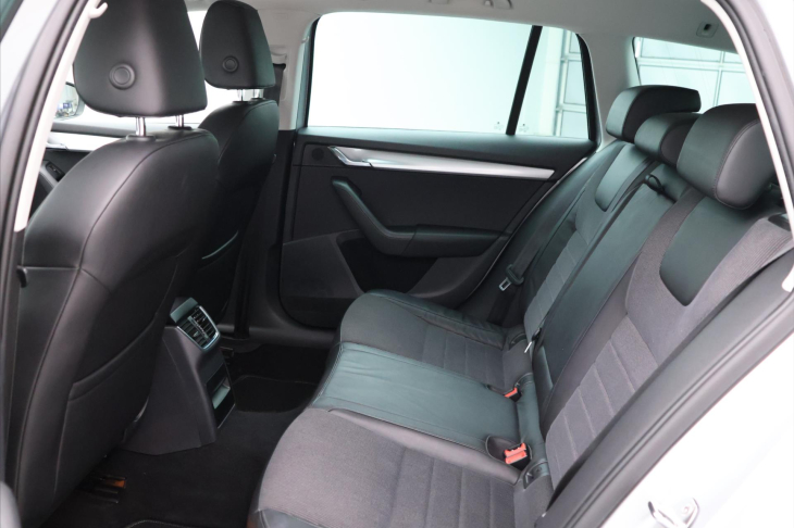 Škoda Octavia 1,4 TSI 103kW Elegance+ Xenon