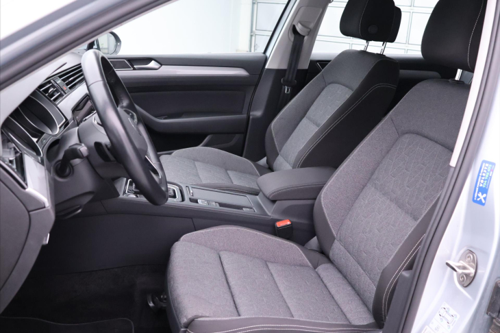 Volkswagen Passat 2,0 TDI 110kW DSG Matrix DPH