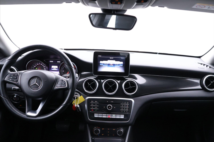 Mercedes-Benz CLA 1,5 180d 80kW DPH STK 6/27