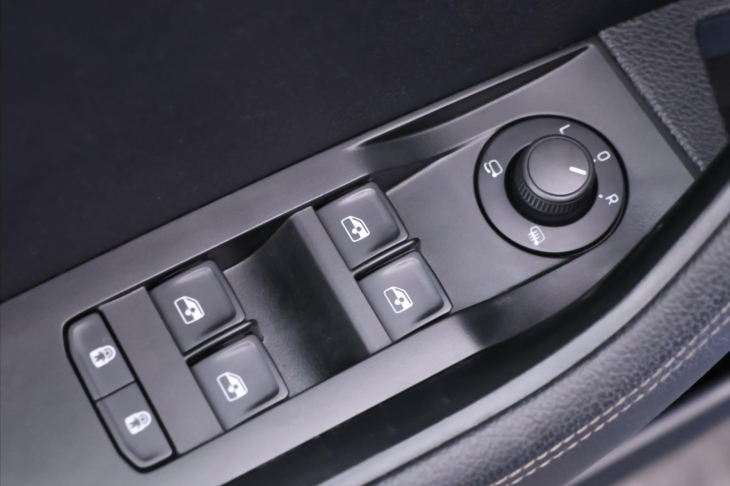 Škoda Superb 2,0 TDI DSG 4x4 CZ Scout DPH