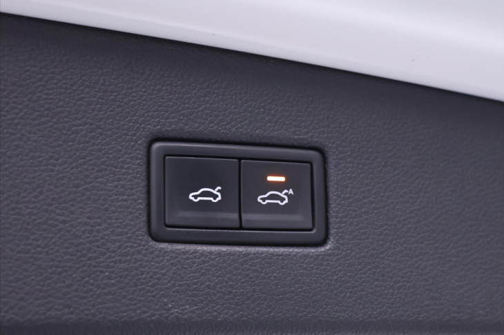 Volkswagen Tiguan 2,0 TSI R-line Highline DSG 4M