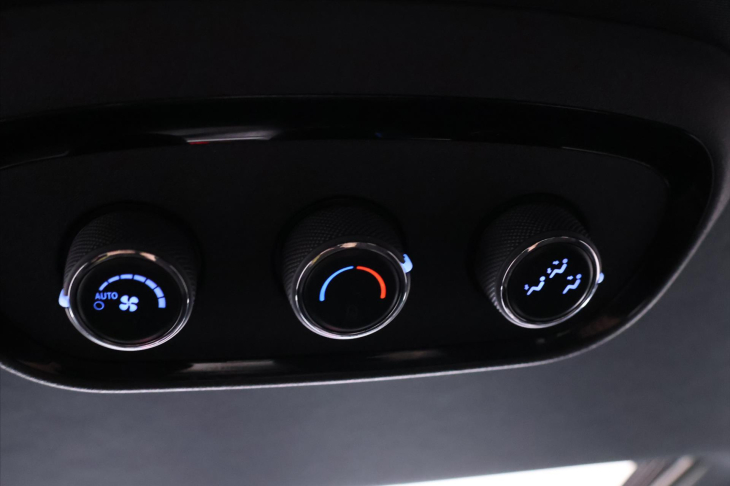 Dodge Durango 5,7 V8 HEMI R/T 4x4 7-Míst DPH