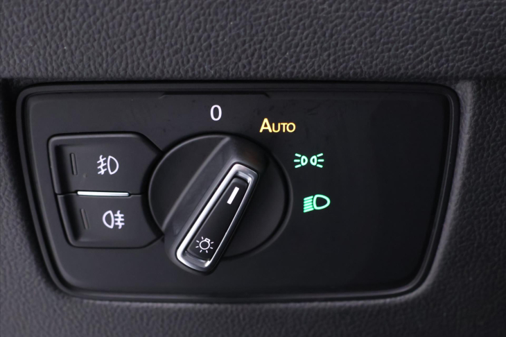 Volkswagen Passat 1,6 TDI DSG Virtual 1.Maj. DPH