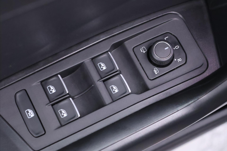 Volkswagen T-Roc 2,0 TSI 140kW DSG 4M Virtual