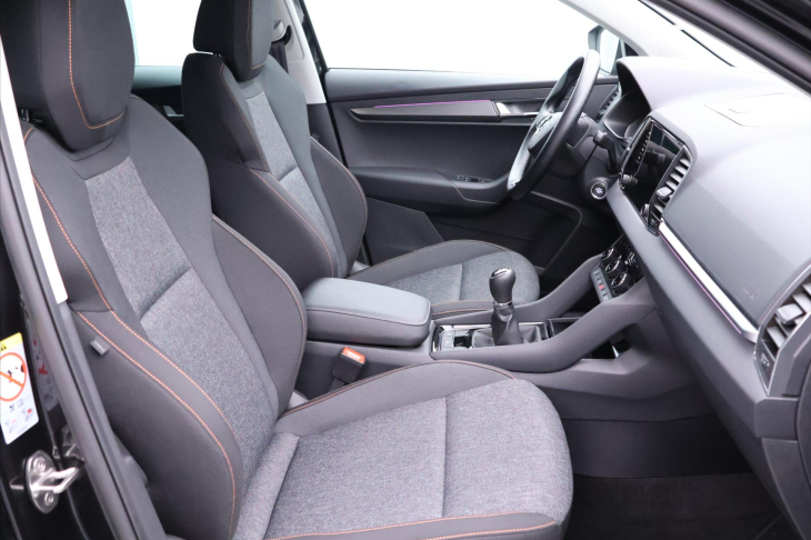 Škoda Karoq 1,0 TSI 81kW Clever LED DPH