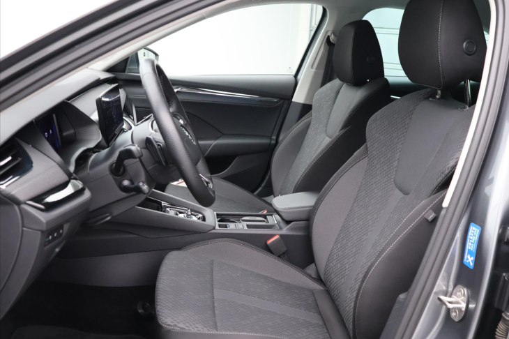 Škoda Octavia 1,5 TSI DSG Style Matrix DPH