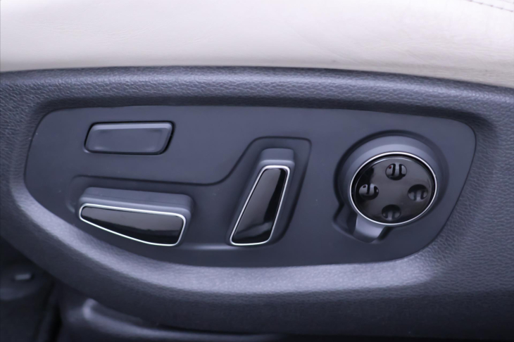 Hyundai Genesis 3,8 V6 232kW Exclusive 4x4 CZ