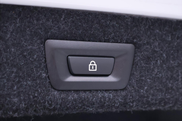 BMW Řada 5 2,0 530e xDrive 135kW CZ DPH