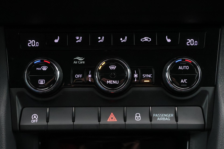 Škoda Karoq 2,0 TDI DSG Tour Virtual DPH