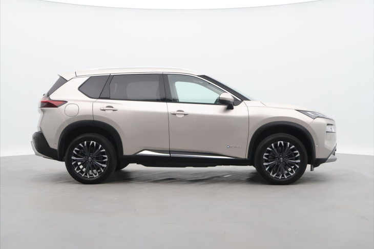 Nissan X-Trail 1,5 e-Power 4WD Tekna CZ 1.Maj
