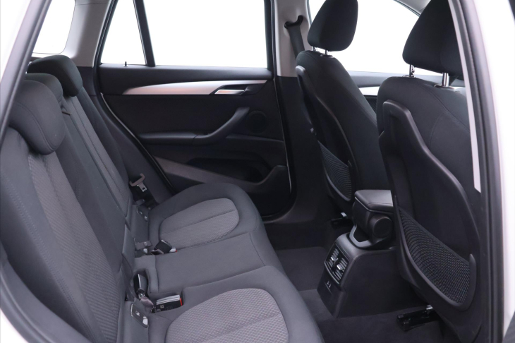 BMW X1 2,0 20i 131kW Aut. xDrive CZ