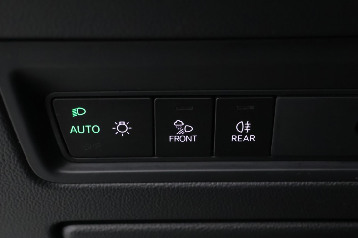 Volkswagen Touareg 3,0 TDI V6 170kW DSG 4M CZ DPH