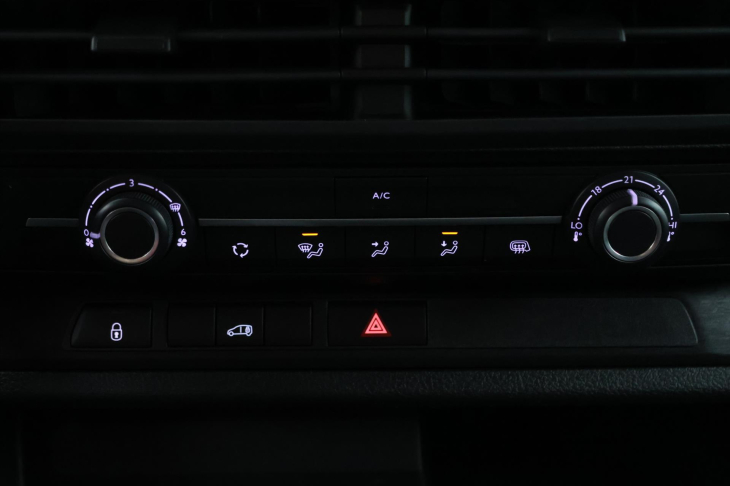 Opel Vivaro 1,5 CDTi 88kW Klimatizace