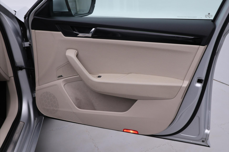 Škoda Superb 2,0 TDI 140kW L&K CZ DPH DSG