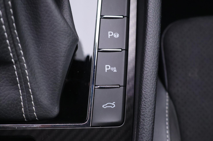 Škoda Superb 2,0 147 kW Sportline DSG DPH