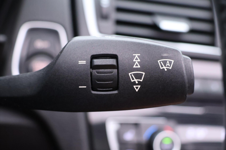 BMW Řada 2 2,0 220i 135kW Aut. Sport Line