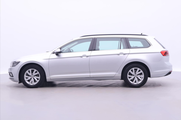 Volkswagen Passat 1,6 TDI DSG Virtual 1.Maj. DPH