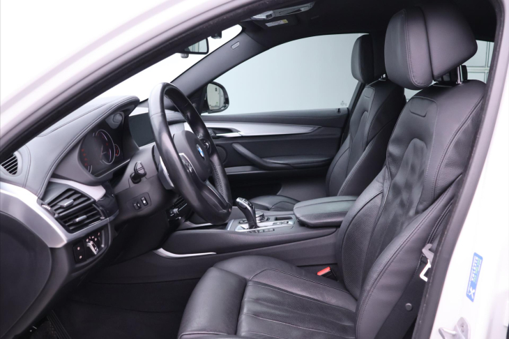 BMW X6 3,0 M50d xDrive 280kW CZ