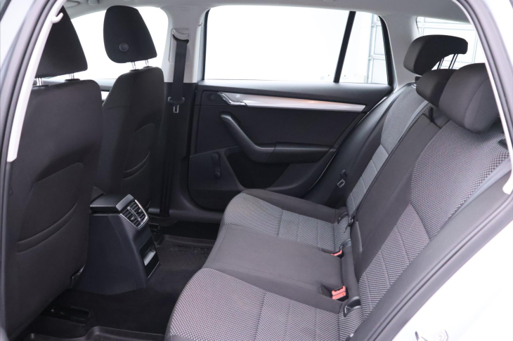 Škoda Octavia 1,6 TDI Ambition Xenon CZ DPH